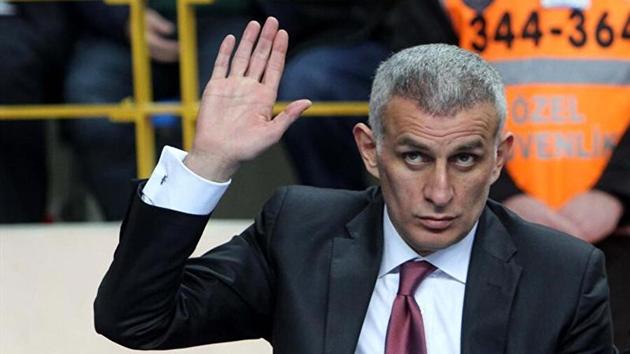 Protesto edilmişti: Galatasaray'a kupayı kendi elleriyle verecek