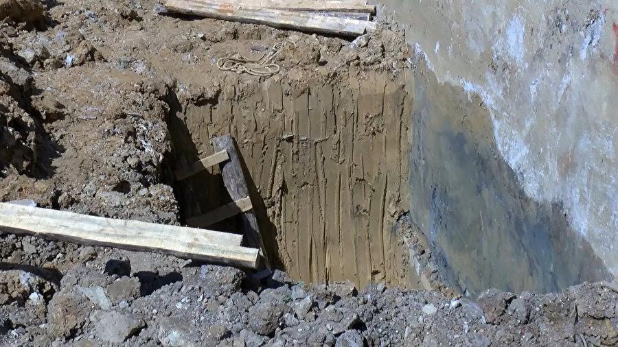 İnşaat alanında toprak kayması: 3 işçi yaralandı