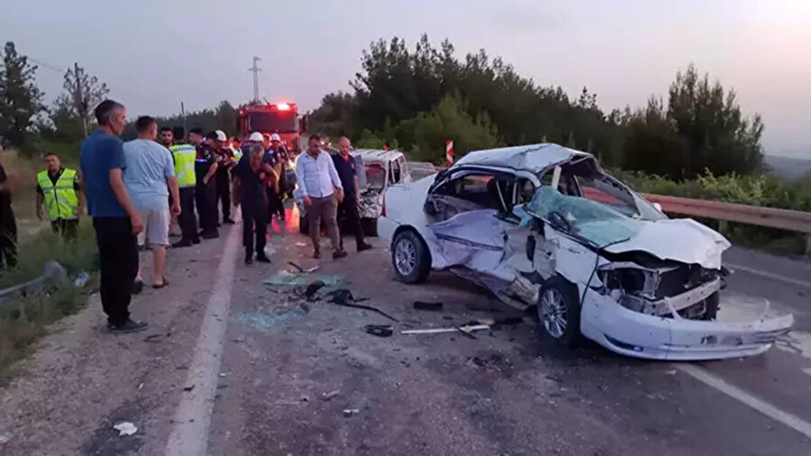 Osmaniye'de 4 otomobil zincirleme kazaya karıştı: 1 ölü, 6 yaralı