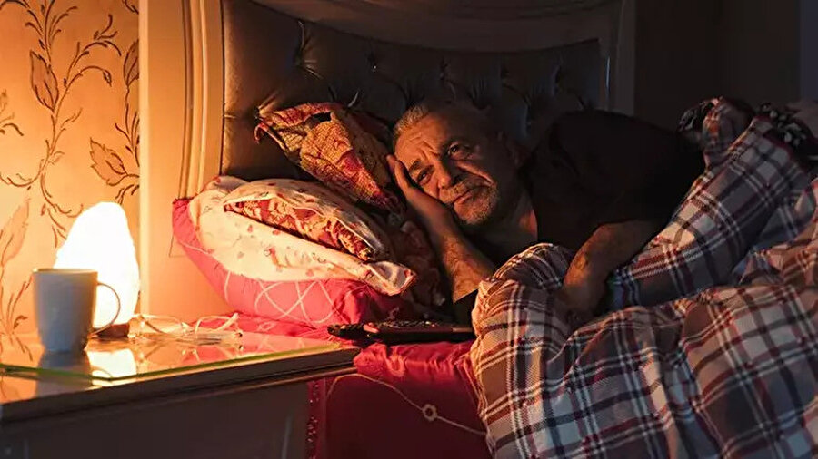 yaşlandıkça neden daha az uyuyoruz?