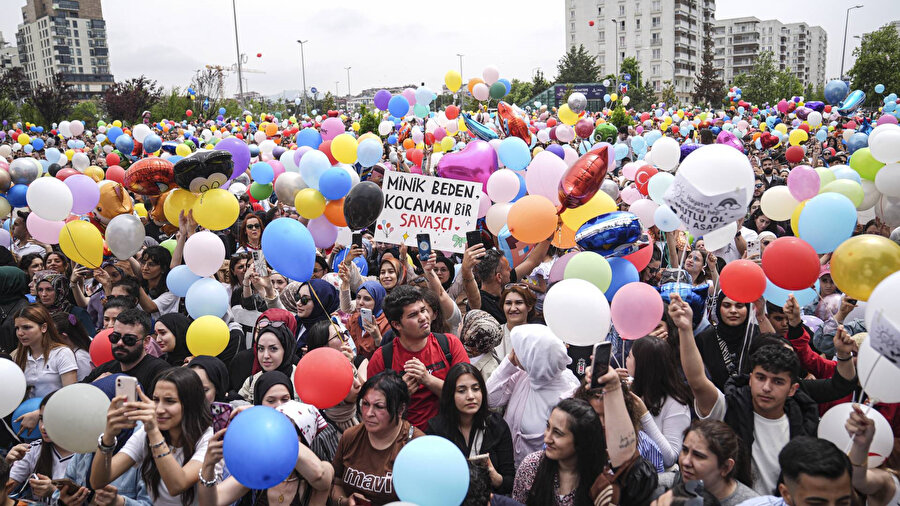 Babası 'bizim kimsemiz yok' dedi: Kanseri yenen Ali Asaf için binlerce kişi balon uçurdu