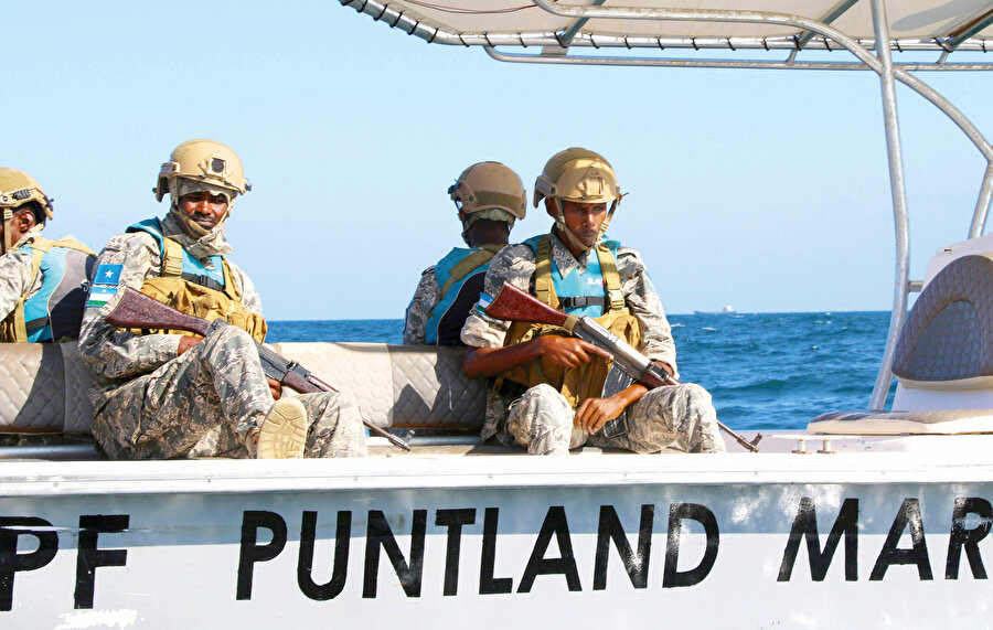 Puntland’a konuşlandırılan israil yapımı radar sistemleri, Somali’nin Yemen’deki Husiler için doğrudan bir hedef haline gelmesine neden olabilir. Eğer Husiler, Bosaso’daki askeri altyapının kendilerine yönelik tehdit oluşturduğuna kanaat getirirse, Somali topraklarına yönelik drone ve füze saldırıları artabilir. Bu durum, Somali’yi zaten mevcut olan iç güvenlik krizinin üzerine yeni bir dış tehdit ile karşı karşıya bırakacaktır.