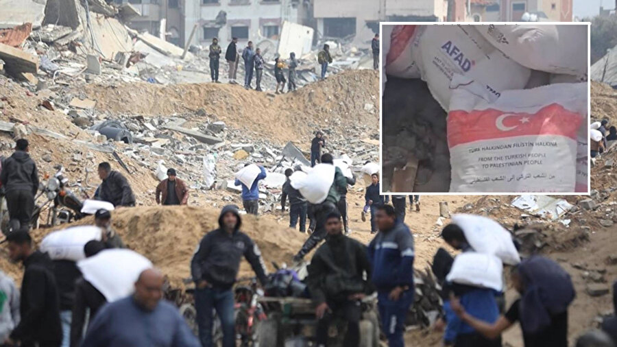 İsrail güçleri Türkiye'den gönderilen tonlarca unu çöpe attılar.