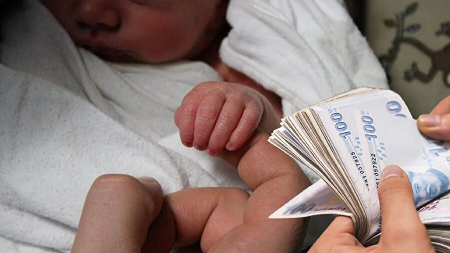 Doğum yardımı ödemeleri başladı: 163 bin annenin hesabına toplu aktarılıyor