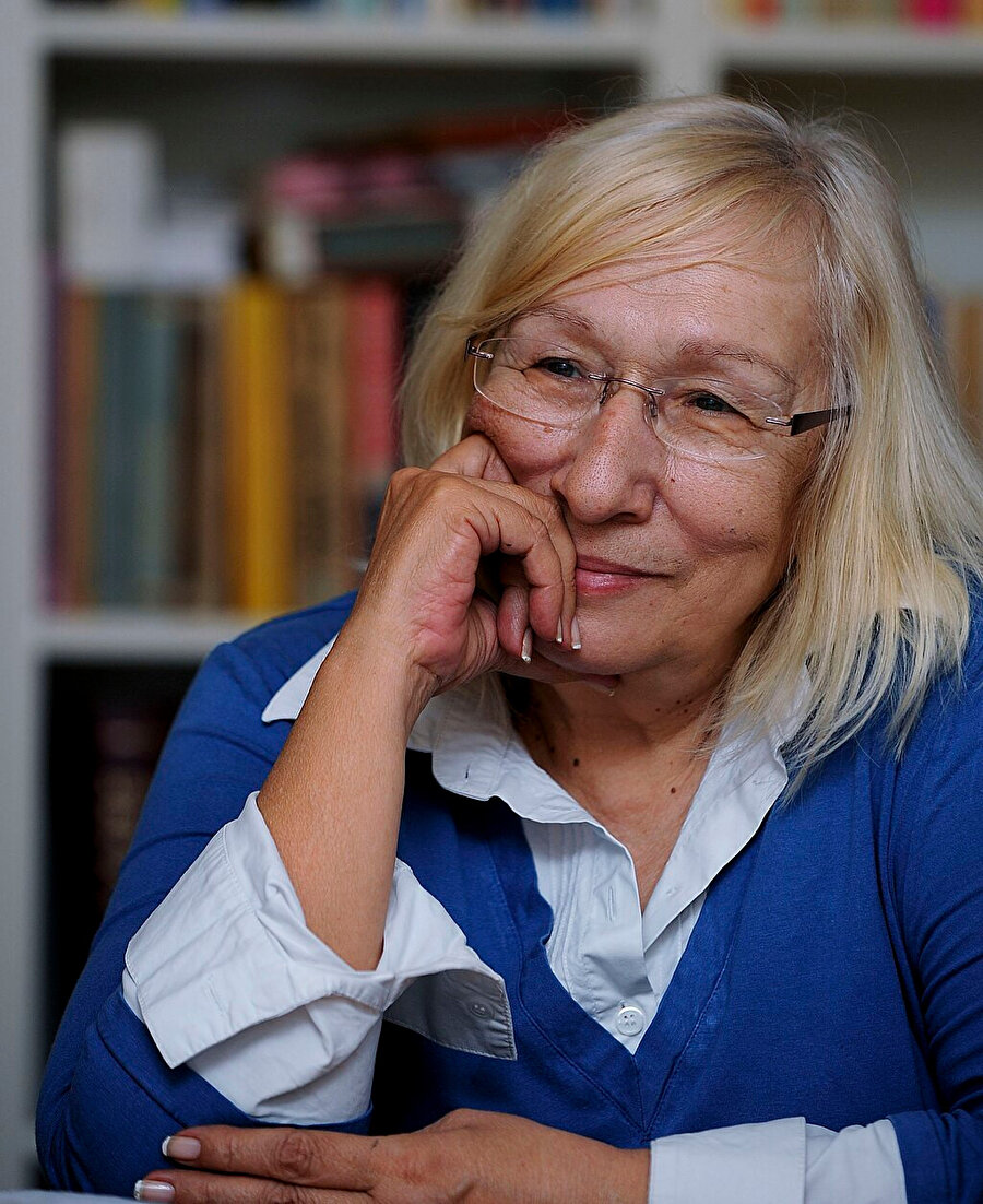 Alev Alatlı.