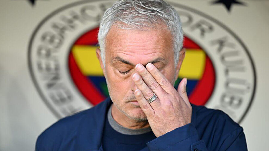 Mourinho'nun yerli futbolcu kararı şaşırttı: Son iddia doğruysa kriz derinleşiyor