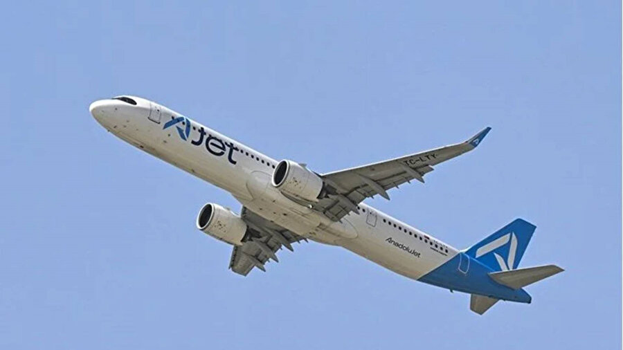 ​Kullandıkları kelime uçak seferini iptal ettirdi: Aralarında şakalaşan 3 kişi gözaltına alındı