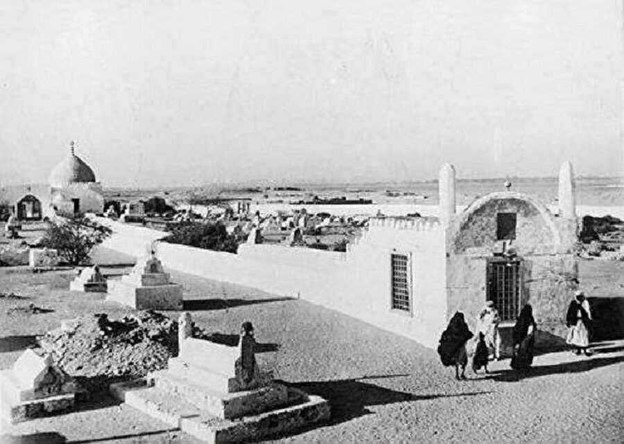 Hz. Havva'ya nispet edilen ve 1930'larda yıkılan mezar.