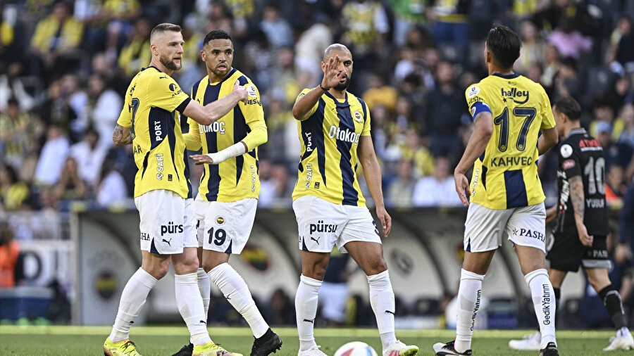 Fenerbahçe'de bir ayrılık daha: Yaptığı paylaşımla duyurdu
