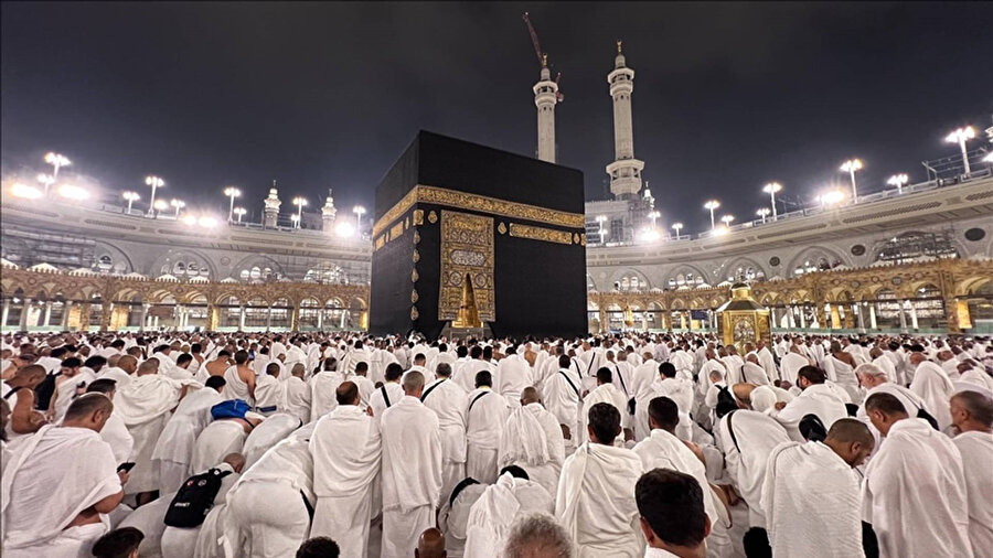 Suudi Arabistan'da 75 bini aşkın kişi hac yönetmeliklerini ihlal ettiği için geri gönderildi