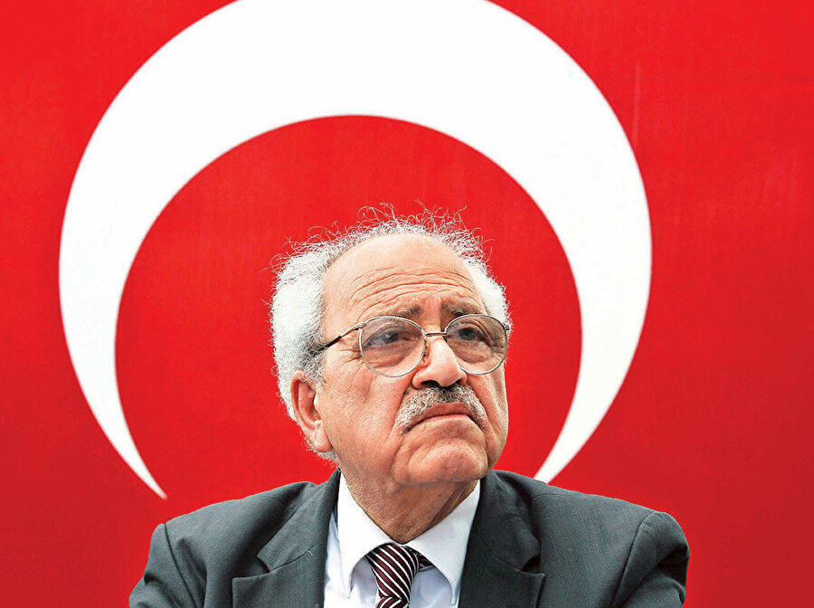 Karakoç şiiri: Sözünde olmak ve durmak.