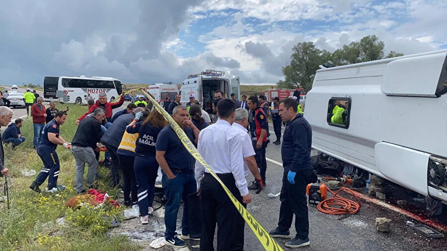 Taziye evi dönüşü kaza: 2 ölü 15 yaralı