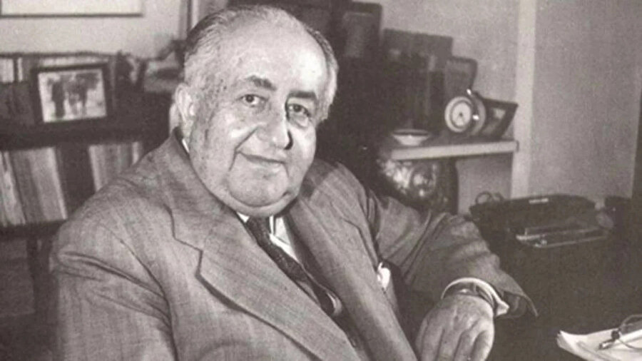 Abdülhak Şinasi.