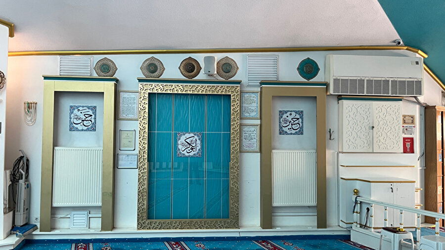 Kınalıada Camii, ibadet alanı. Fotoğraf: Uluç 