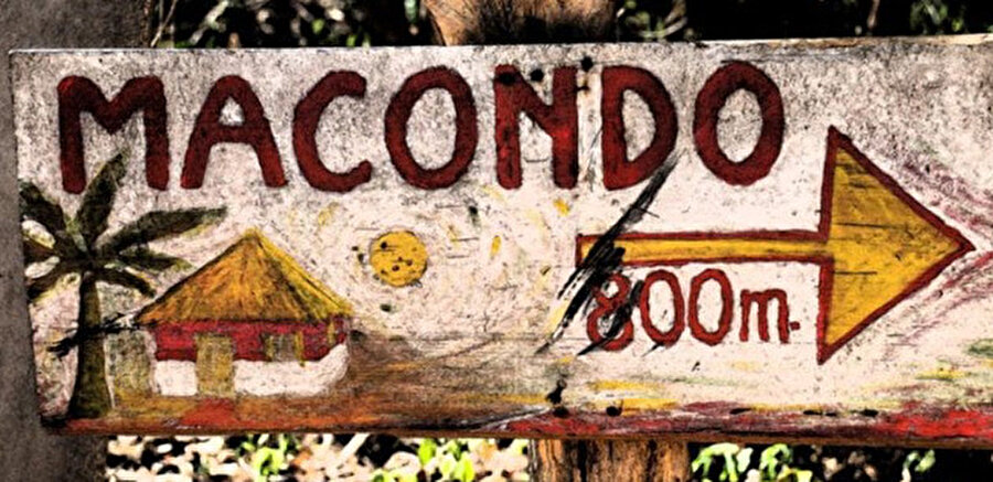 Macondo halkı kendi tarihini unutmaya çalışırken aslında geçmişin gölgeleri onların geleceğini şekillendirir.