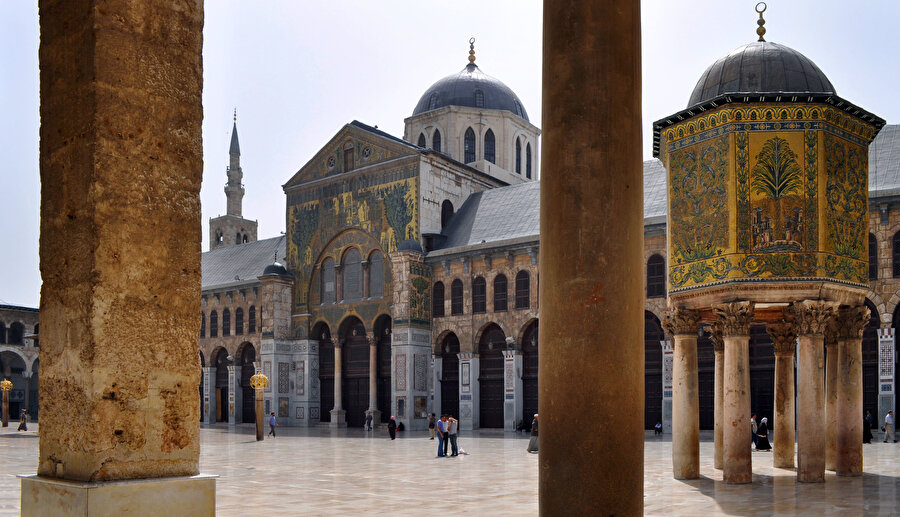 Emevî Camii'nin tarihi ve taşıdığı politik anlam, başka birçok ibadethanenin üstünde.