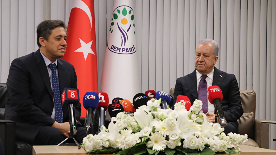 MHP ile DEM Parti bayramlaşması.