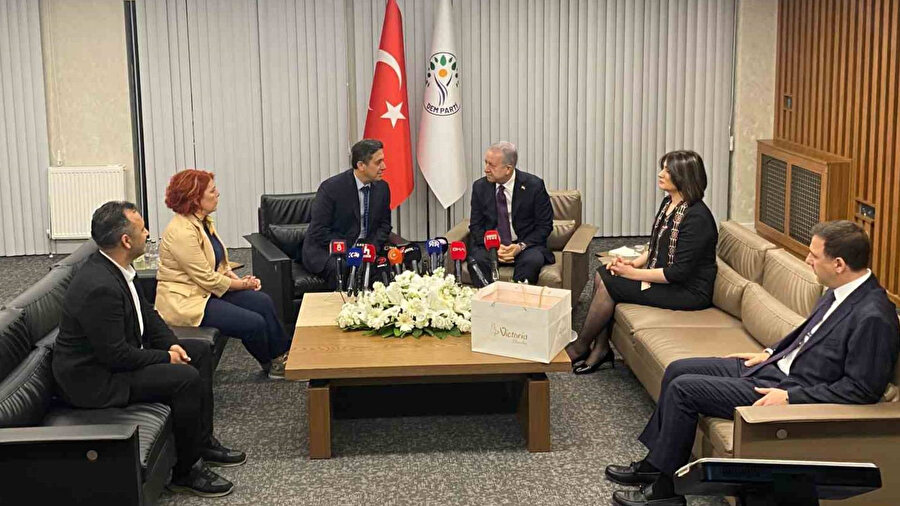 MHP ile DEM Parti bayramlaştı.