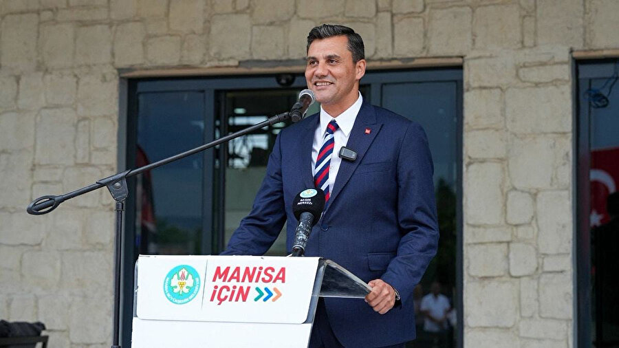 Akıma kapılan Manisa Büyükşehir Belediye Başkanı Ferdi Zeyrek'in kızından sert açıklama: İhmaldi