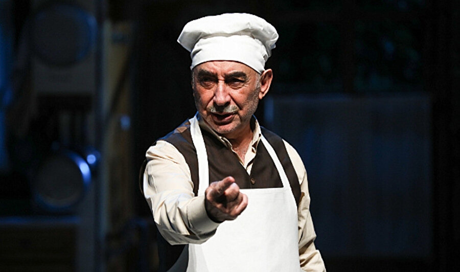 Usta oyuncu Şener Şen'in son oyunu: Zengin Mutfağı son kez seyirciyle buluştu