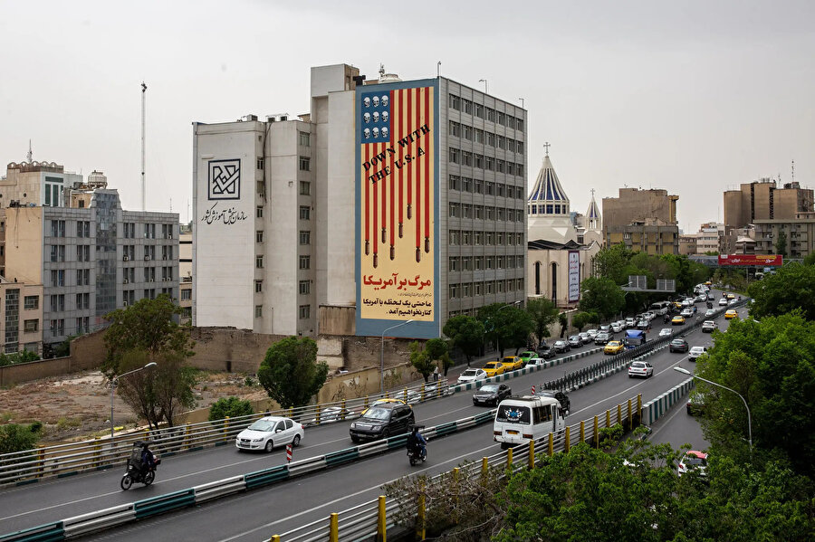 BM gözlemci kurumunun 20 yıl sonra İran'a karşı aldığı 'nükleer faaliyetler konusunda yükümlülüklerini yerine getirmediği' kararı, İsrail'in İran'a askerî saldırı başlatmaya hazırlandığı öngörülen bir dönemde geldi.