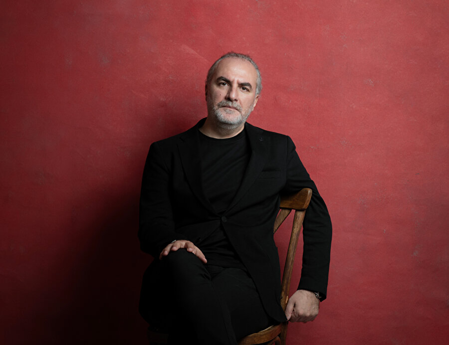 Tarık Tufan, Doğu-Batı çatışmasını son romanında farklı yönleriyle ele alıyor.