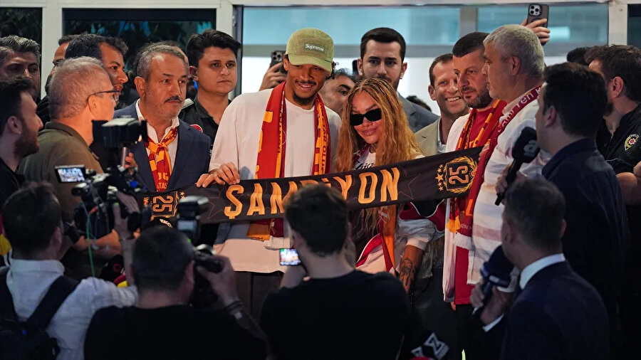 Sane'den sonra iki yıldız daha iniyor: Galatasaray pazarlıklarda sona geldi