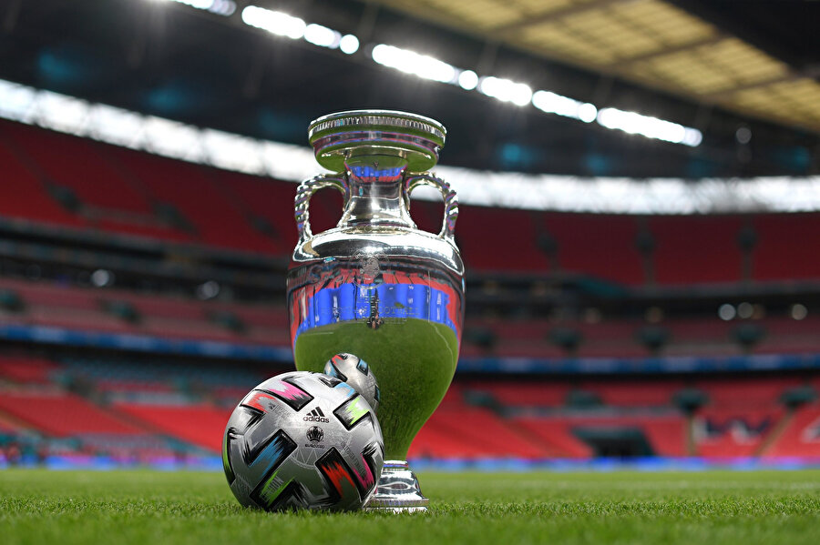 17 yaşındaki genç 45 milyon euro karşılığında transfer edildi: İşte oynadığı mevki