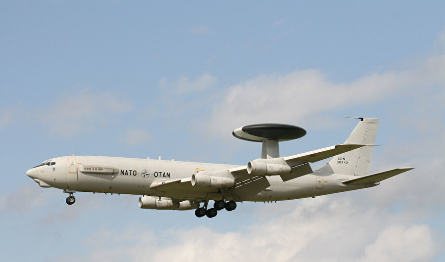 NATO'ya ait E-3A Sentry AWACS radar uçağı İsrail-İran geriliminin ardından Batman'da seyrediyor

