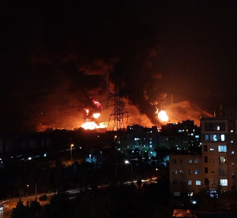 İsrail'in Tahran'a bombardımanında petrol depoları patladı: İşte o anlar