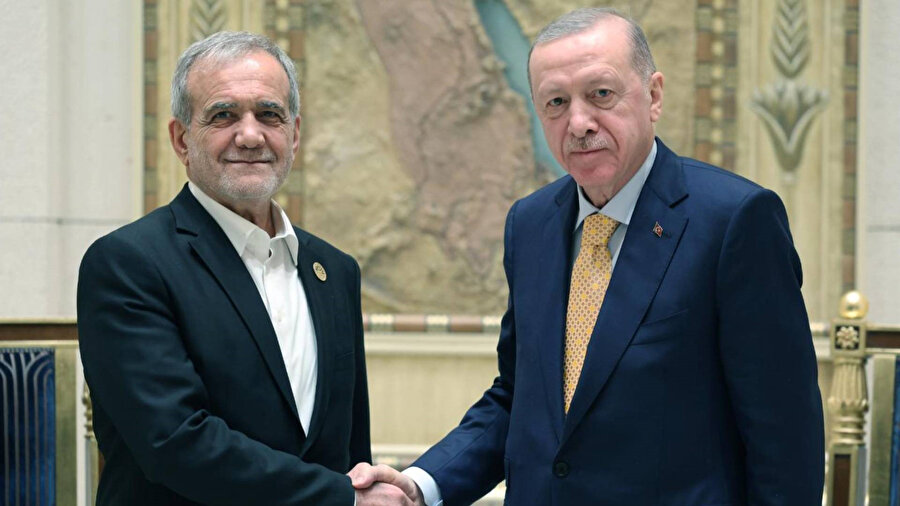 Cumhurbaşkanı Recep Tayyip Erdoğan ile İran Cumhurbaşkanı Mesud Pezeşkiyan