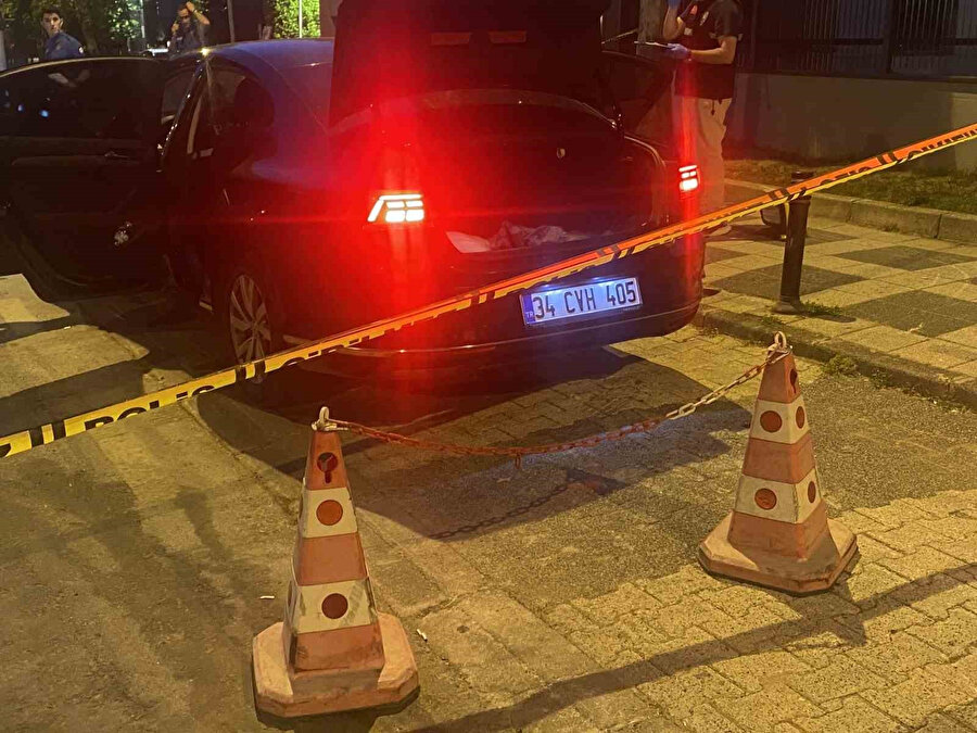 ​Dilan Polat'ın korumasına hastane önünde saldırı