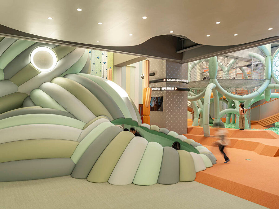 Fıçı Kaktüsü (Barrel Cactus) çocukların fiziksel yeteneklerini keşfetmeleri için eğlenceli ve etkileşimli bir oyun elemanıdır.