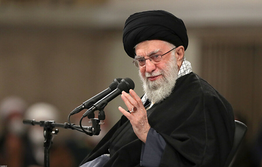 İran'ın dini lideri Ali Hamaney kimdir ve ailesi ne kadar güçlü?

