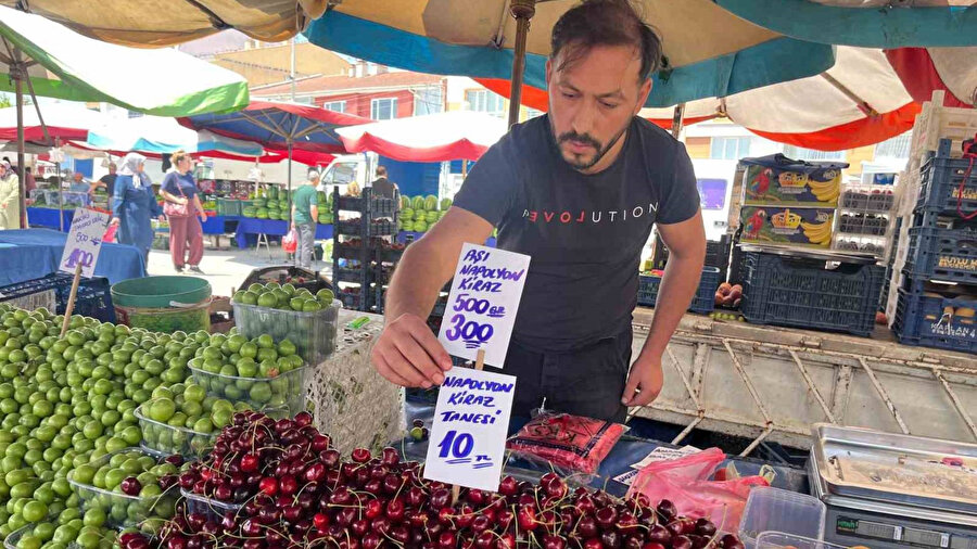 Kirazın tanesini 10 liradan satan esnaftan açıklama: Tadım sayısını azaltmak içindi, çarpıtıldı