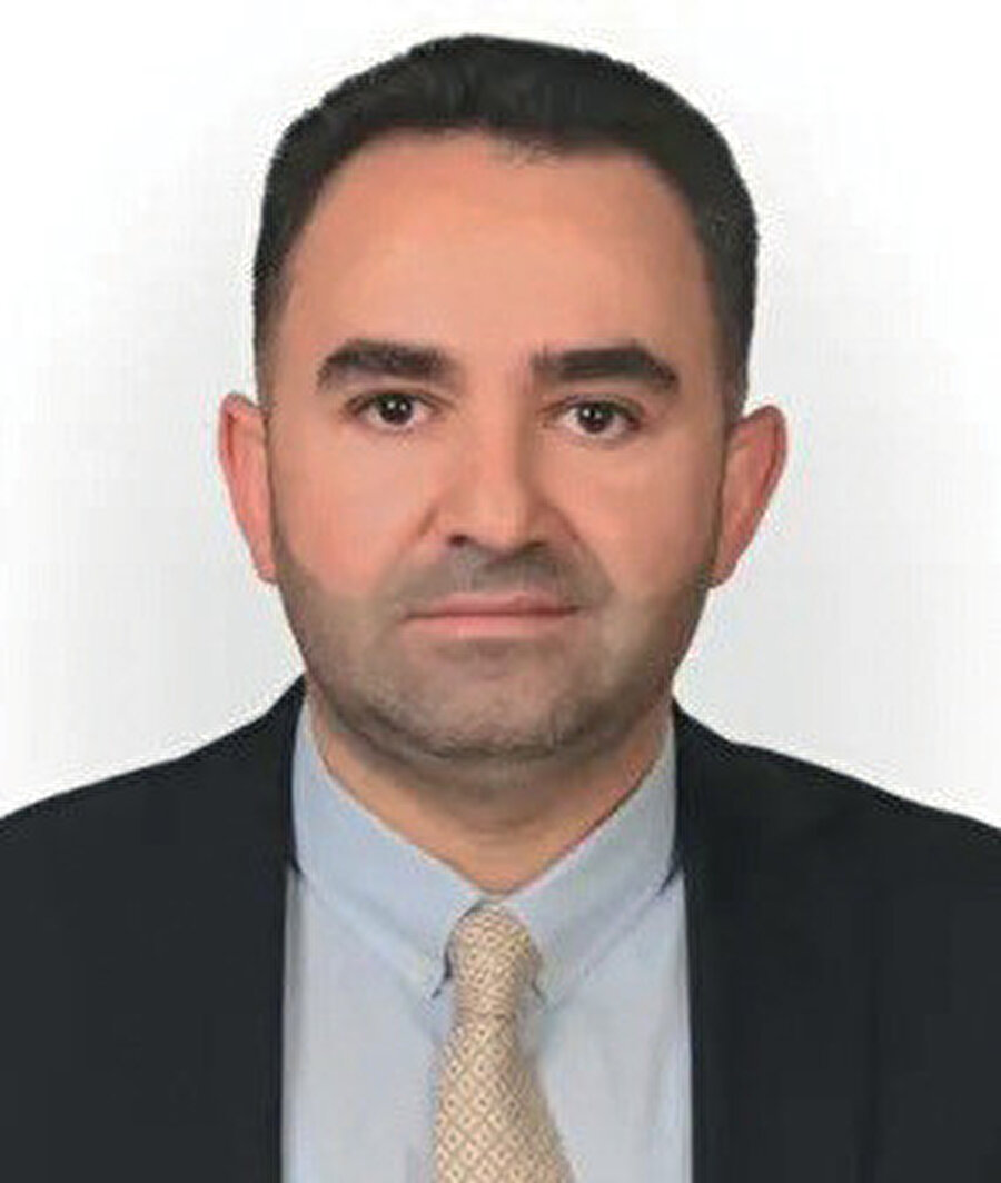 Dr. Mehmet Kahraman.