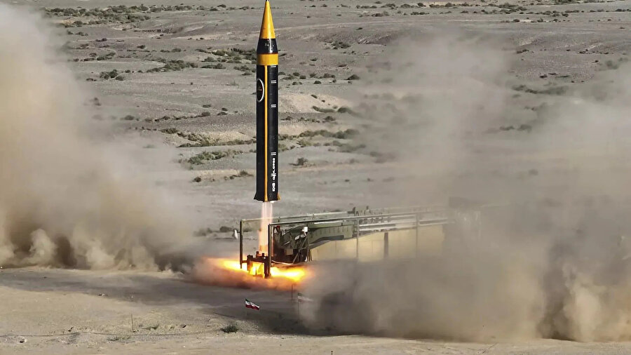 İran'ın İsrail'e fırlattığı bir füzenin parçaları Ürdün'ün Akabe kentine düştü