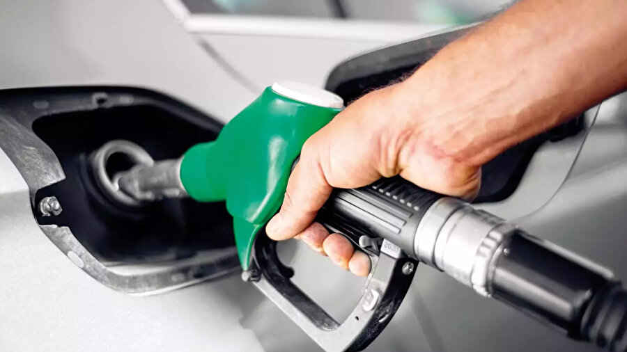 Benzin ve motorine bu gece yeni zam geliyor: Motorin 55 liraya yaklaşacak... İşte 20 Haziran 2025 akaryakıt fiyatları