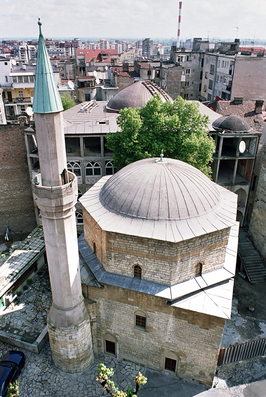 Bayraklı Camii.