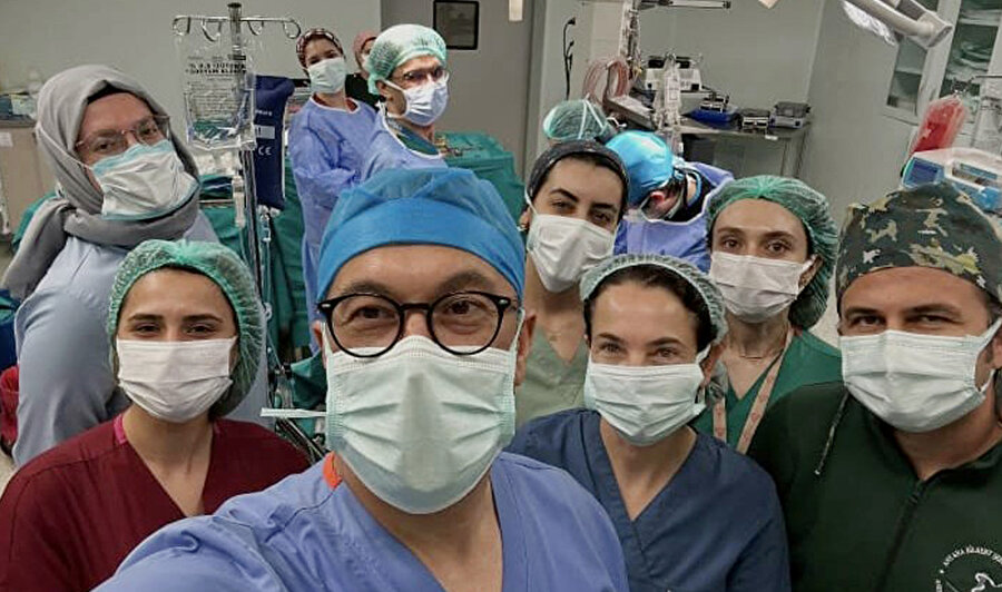 Profesöre beklediği kalp özel günde geldi.