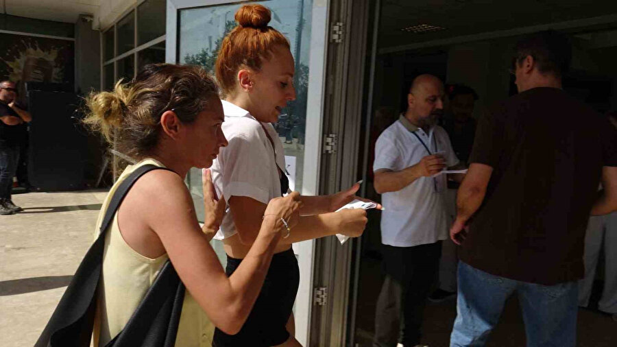 Tüm veliler onun için seferber oldu: Genç kızın hayalleri küpe yüzünden yarım kaldı