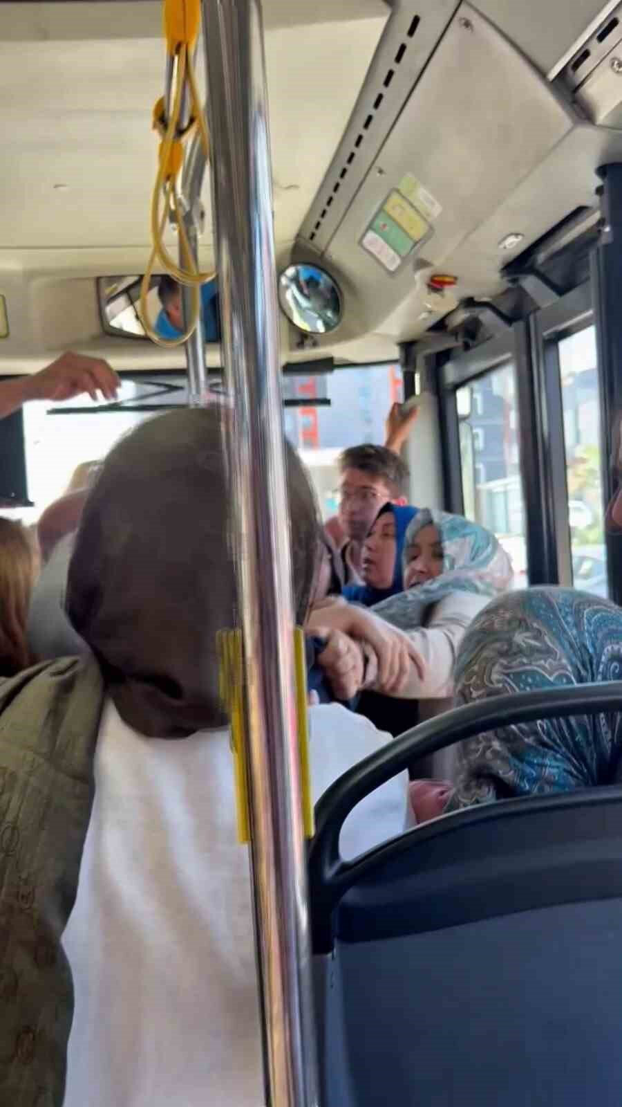 Yolcuların kavgaya tutuştuğu anlar