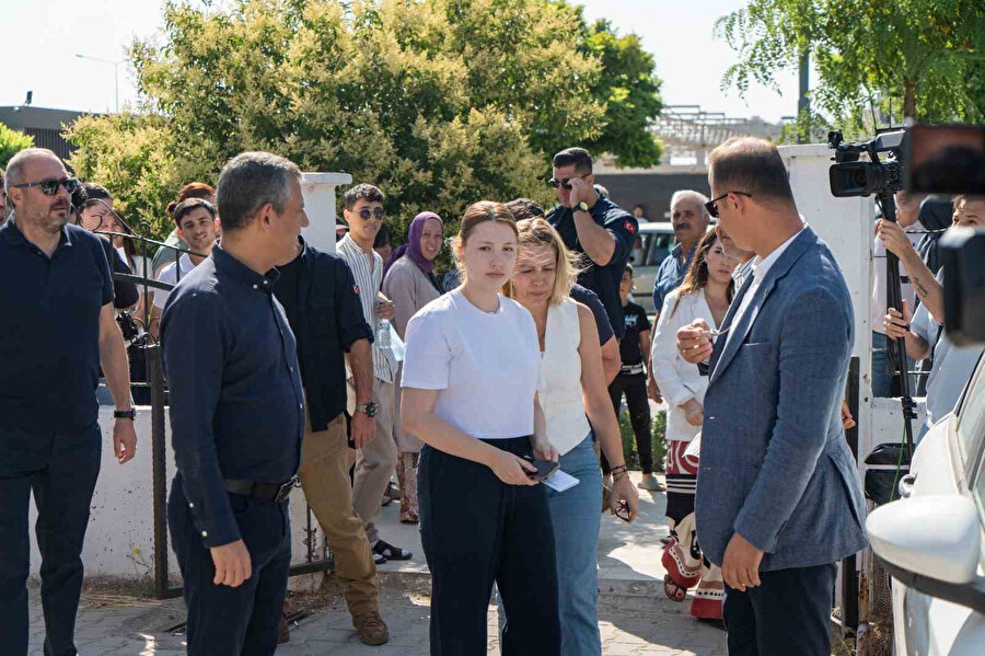 Özgür Özel Nehir Zeyrek ile