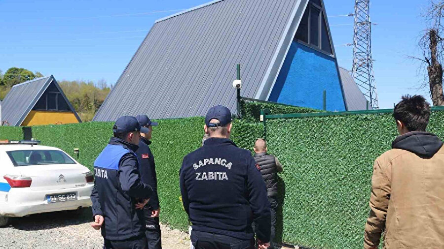 Sapanca'da bungalov işletmelerini denetleyen ekipler