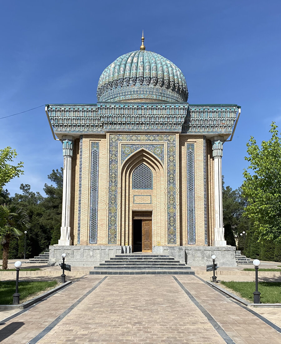İmam Mâtürîdî Türbesi.