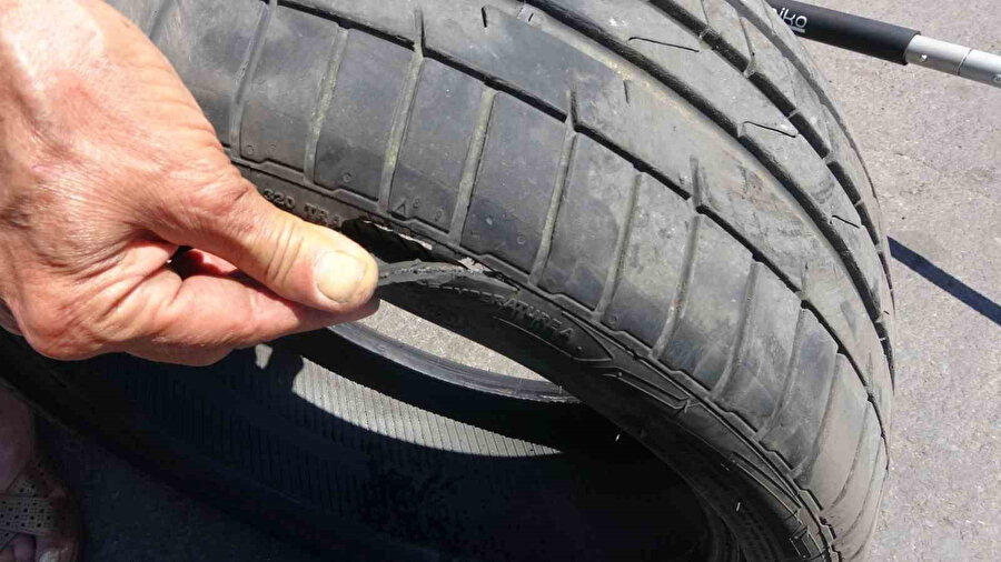 Patlayan araç lastiği