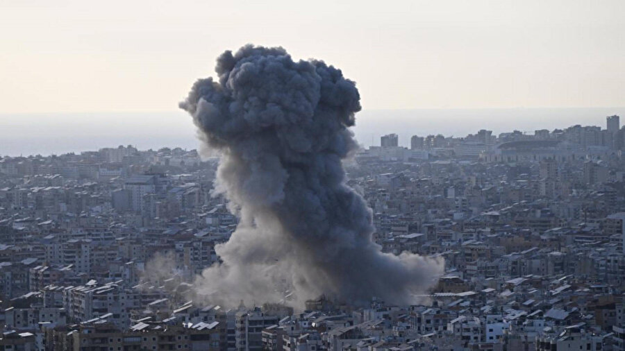 İsrail ordusu Lübnan'ın güneyinde bir binayı bombaladı