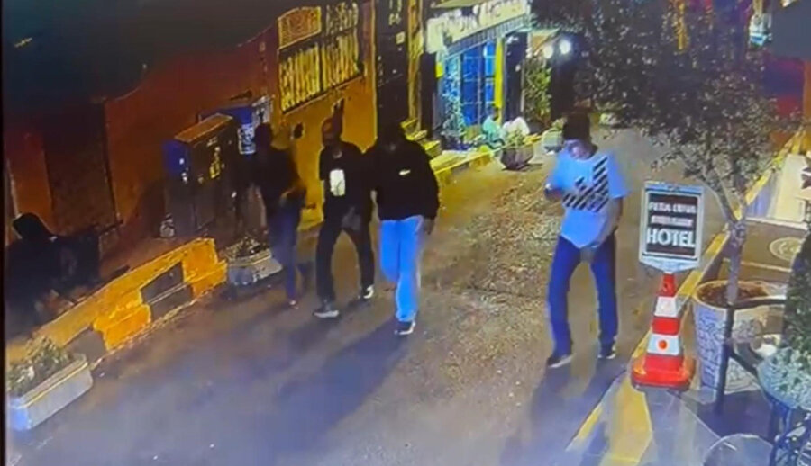 Taksim'de laf atma kavgasında 6 kişi tarafından dövülerek öldürüldü: Katillerin 82 suç kaydı çıktı
