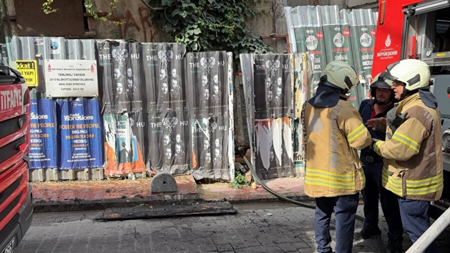 Taksim’de metruk binada yangın​