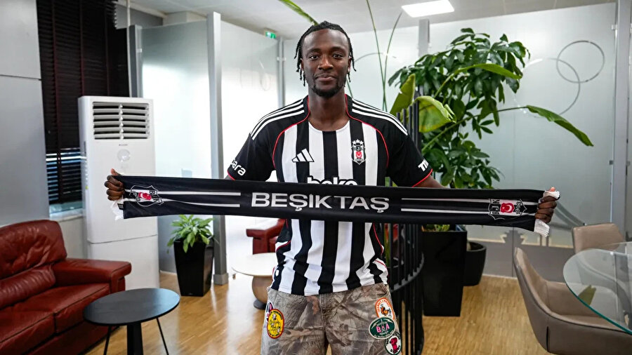 Beşiktaş’ın yeni transferi Tammy Abraham, İstanbul’a geldi